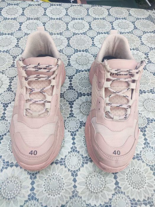 Продавам дамски обувки