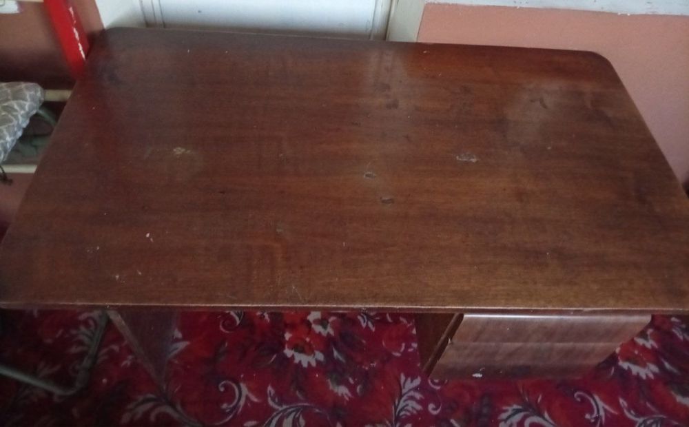 Письменный стол