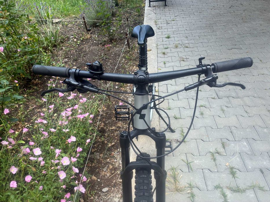Cube Attention SLX 29"
