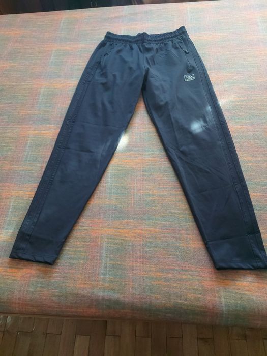 Vind 2 Treninguri noi cu eticheta xl, unul de la Nike și celalalt de l