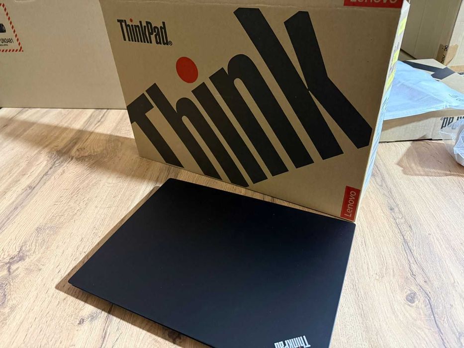 ноутбук Lenovo ThinkPad E490