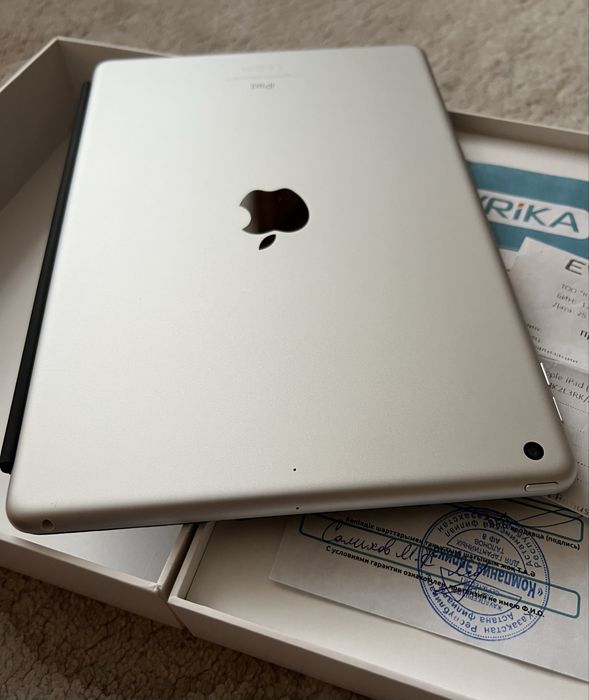 iPad 9 (EAC) Silver + SmartCover Apple