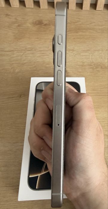 Iphone 16 ProMax Natural Titanium