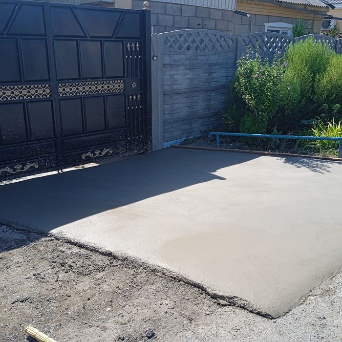 Демонтаж,кладка,стяжка итд.