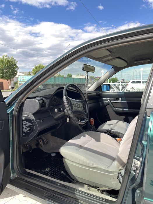 Срочно продам ауди с4