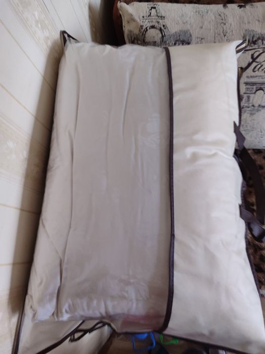 Подушка пуховая с чехлом