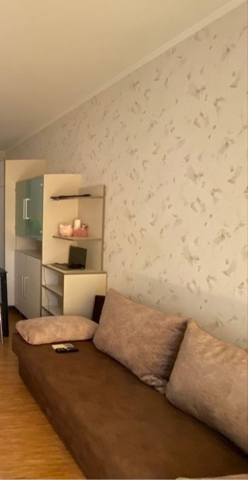 Продавам плюшен диван