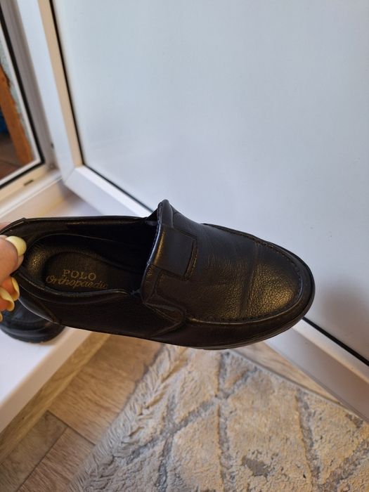 Продам школьную обувь на мальчика