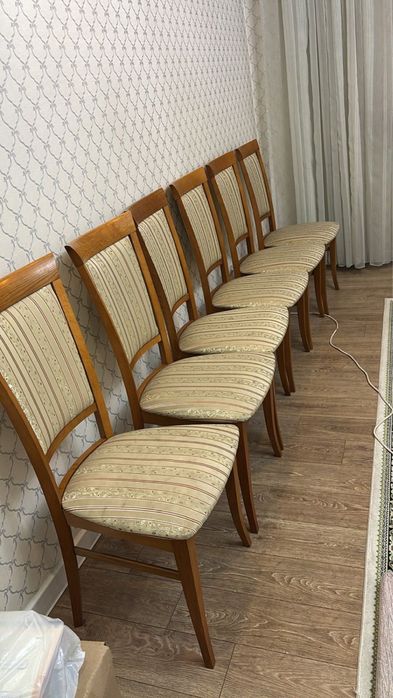 Стол со стульями