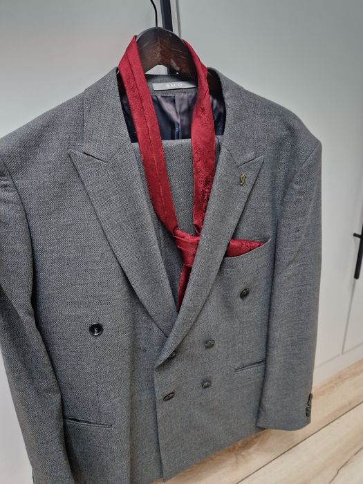 Продам мужской костюм