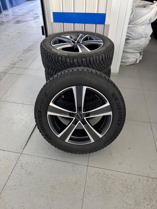 Диски на 18 новые подходят на Тойота Рав 4