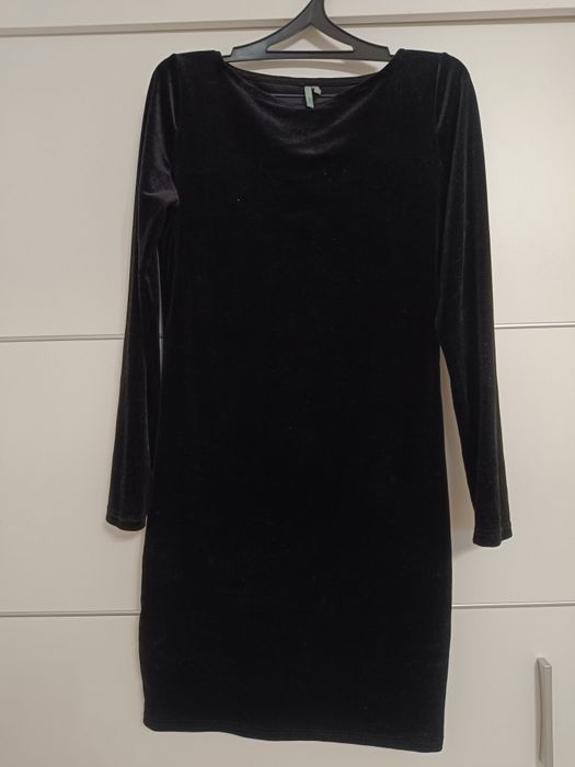 Продам платье велюровое