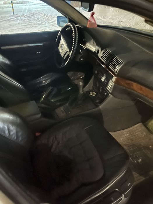 Продам BMW 46. В хорошем рабочем состоянии.