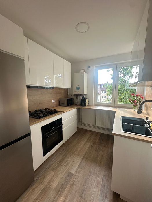 Închiriez apartament  2 camere