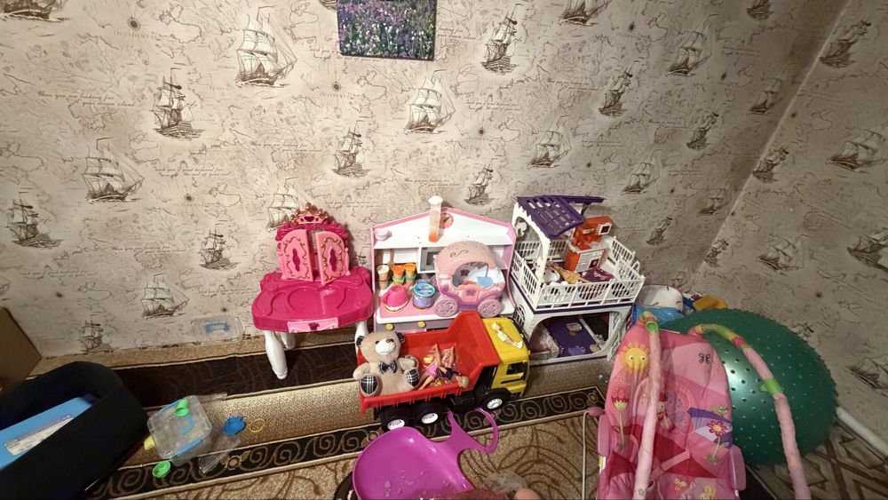 Игрушки разного вида