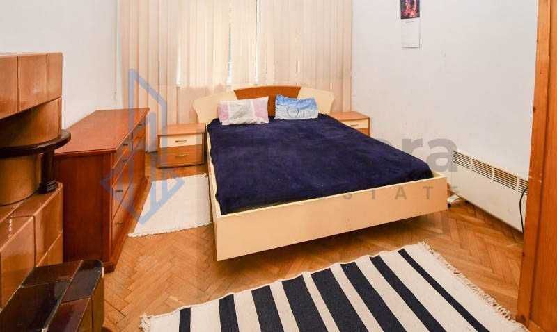 Дава се под наем Тристаен апартамент в София, Лозенец - 70 кв.м за 575 € - Снимка #2