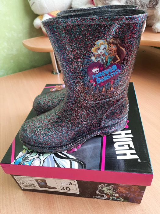 Резиновые сапожки для девочки