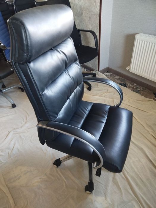 Продам офисное кресло