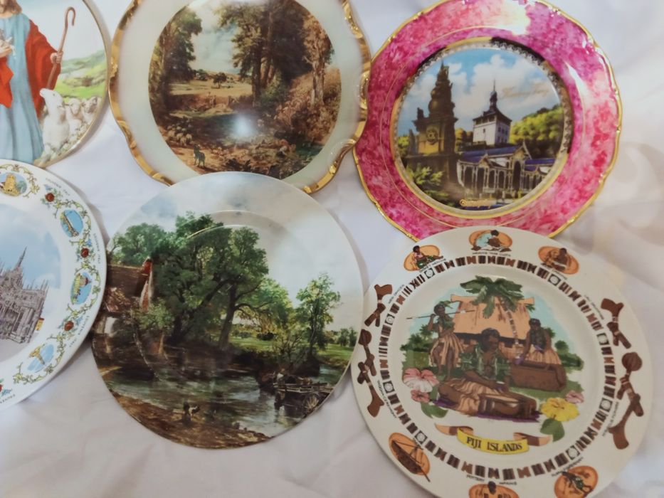 Продам тарелки для первых и вторых блюд