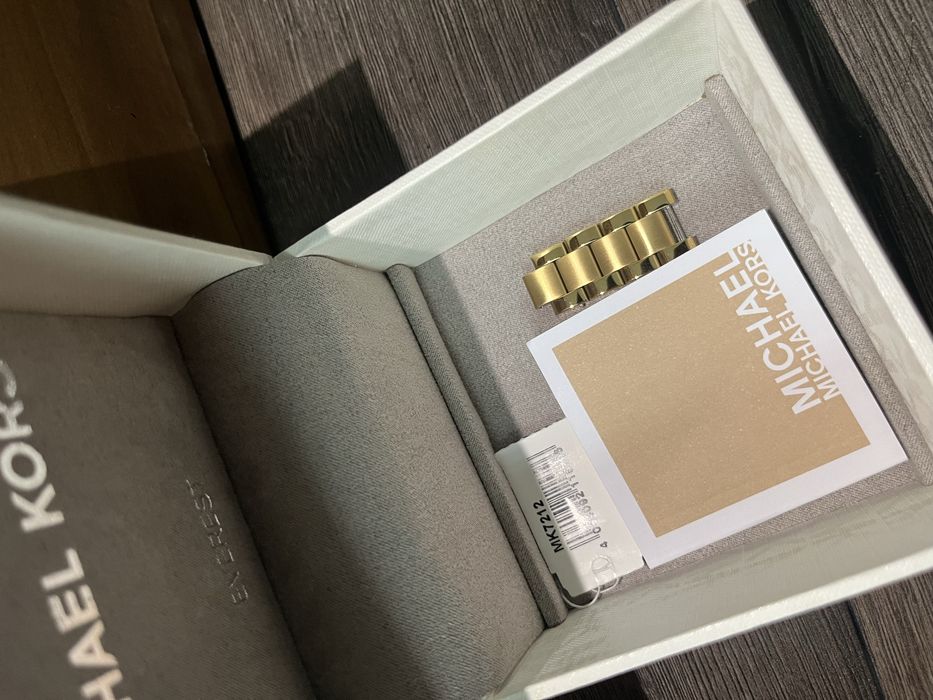 Часовник Michael Kors