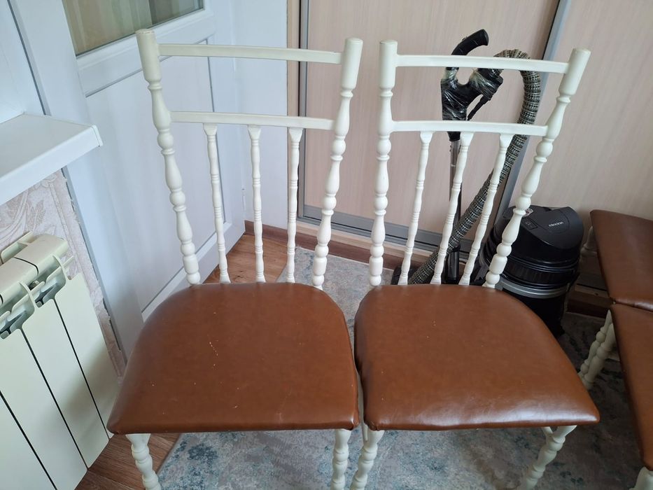Продвется стол с 6 стульями