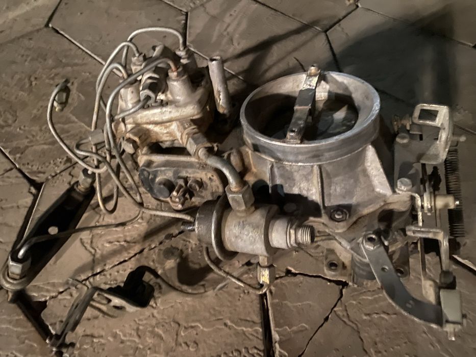 Мерседес 102 мотор КЕ-Джетроник