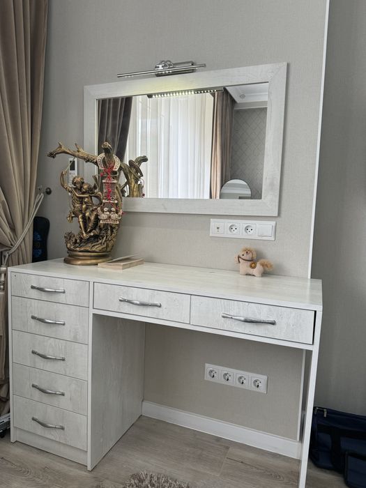 Комод с полками в спальню