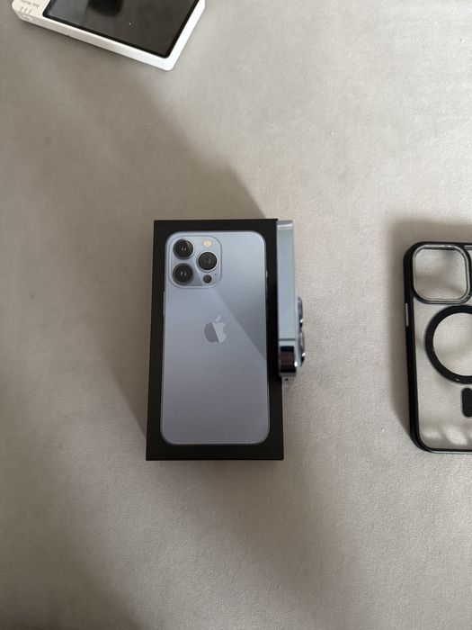 Продам iphone 13pro 256gb