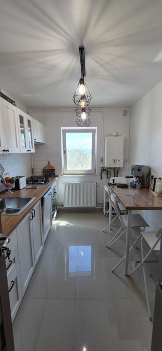 Apartament 3 camere renovat, mobilat și utilat