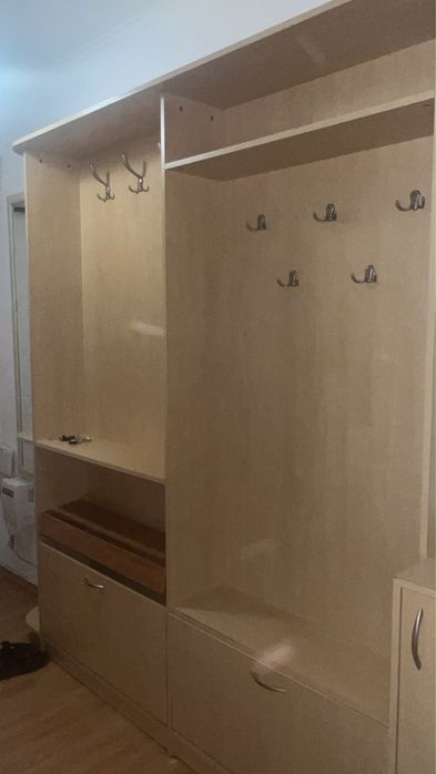 Срочно продам шкаф в прихожую