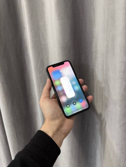 Продам iPhone 11 64gb идеал