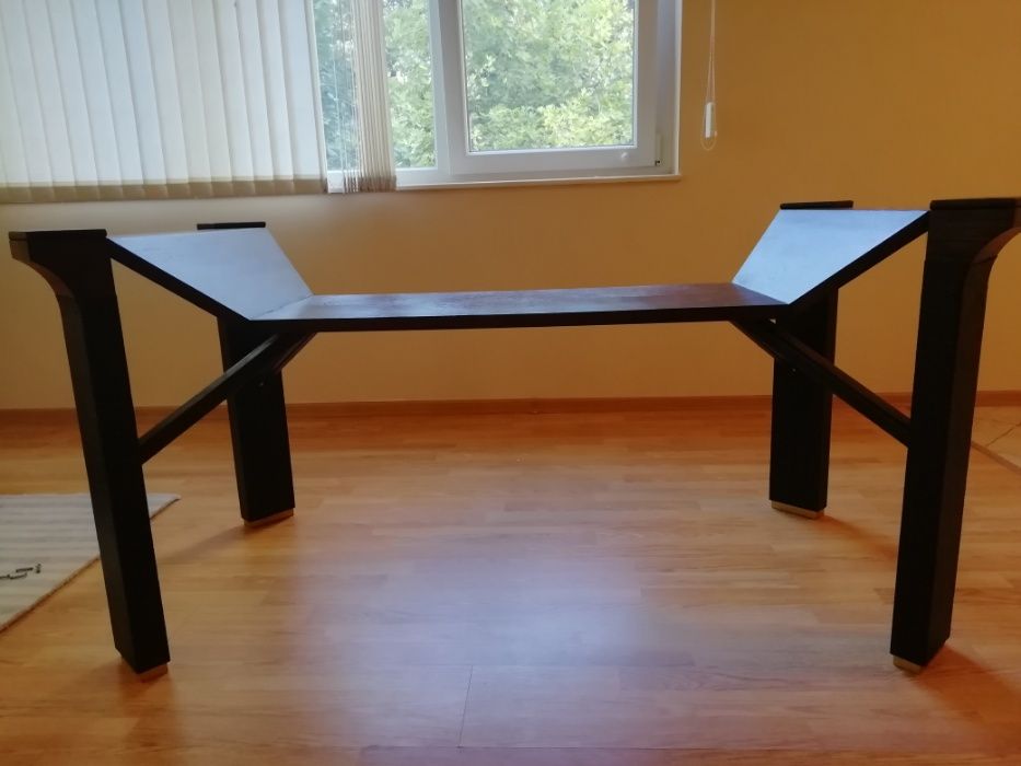 Голяма трапезна маса-уникат.