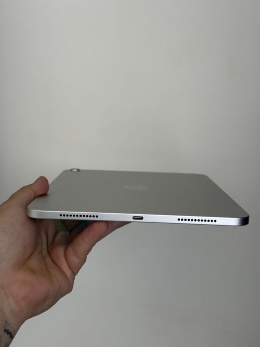 Tableta APPLE iPad 11" (A16), 128GB, Wi-Fi, 2025 Silver Noua Impecabila