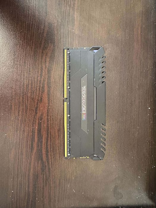 РАМ памет Corsair Vengeance Pro RGB 16 GB 3000MHz CL15