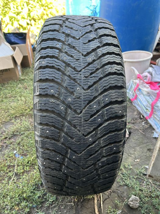 Продам зимние R18