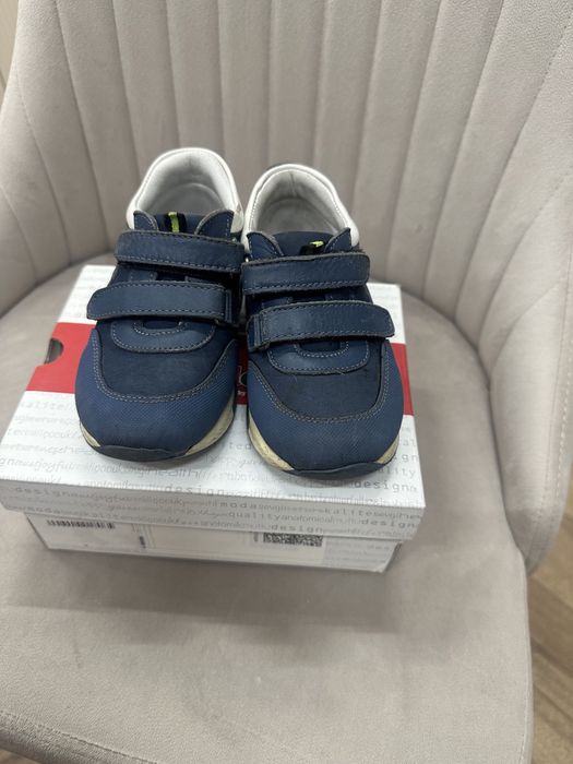 Кроссовки детские