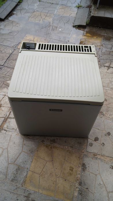 Мобилен хладилник за къмпинг - на ток или газ DOMETOC RC1200EGP