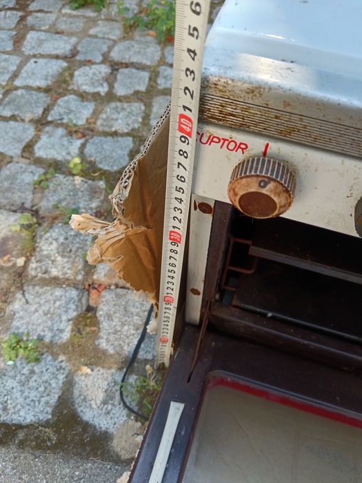 Продавам мини газова печка с фурна