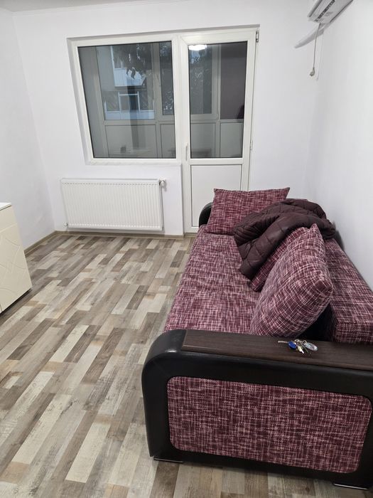 Inchiriez apartament
