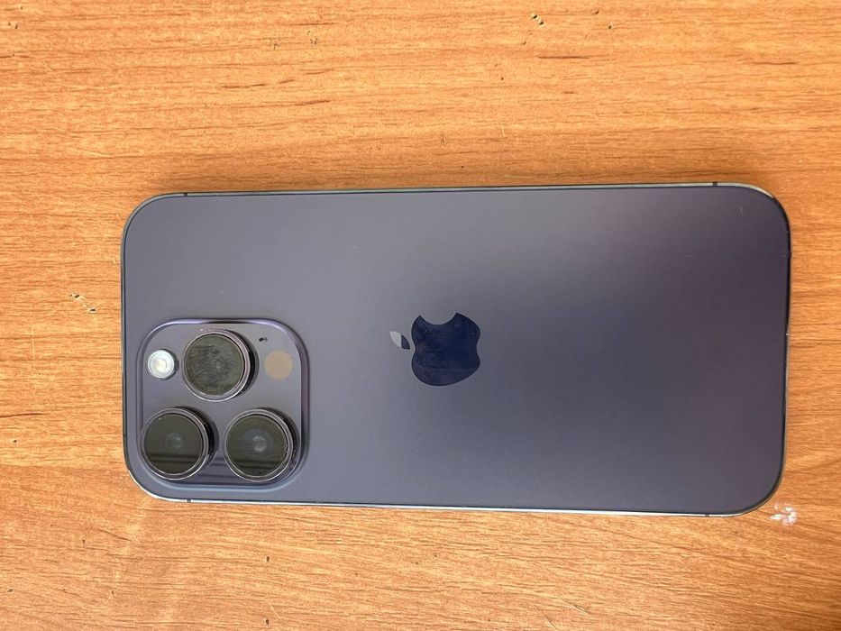 Продам или Обменяю айфон 14 про