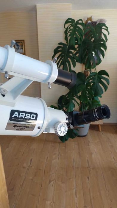 Топ далекоглед телескоп -рефрактор