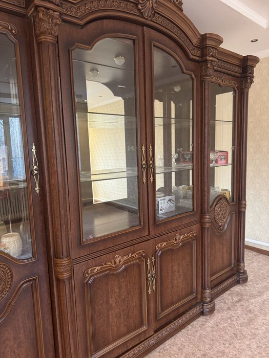 Шкаф для гостинной