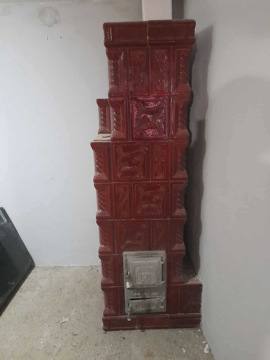 Vînd sobă teracotă folosită doi ani se află în stare foarte bună