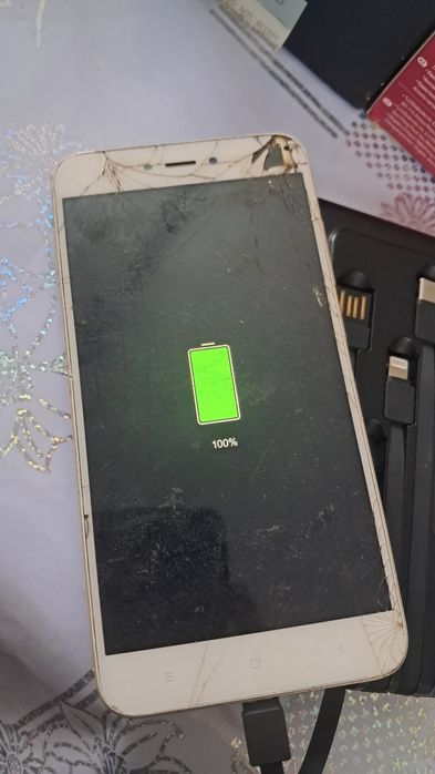 Продам телефоны на запчасти