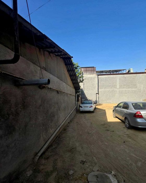 Паркентский 1 сотка 3 комнаты,без вьезда ,рядом стоянка,место отличное