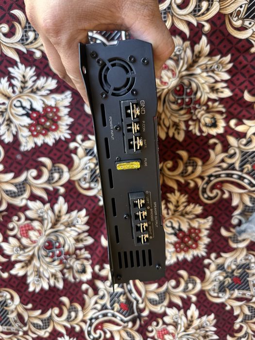 KENWood 500W uslitir sotiladi