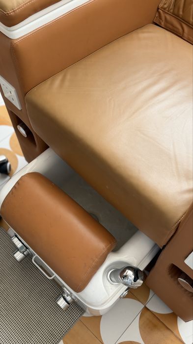 Кресло педикюрное 400 000 тг