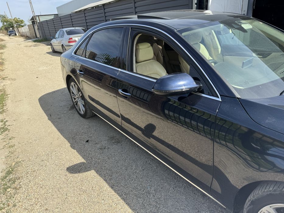 Dezmembrez/Dezmembrari  Audi A8 D4 3.0 Tdi Long