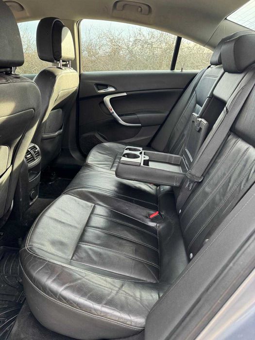 Vând Opel Insignia 2.0 Diesel, Euro 5, 2010 – Stare f bună, fără daune