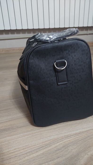 Продам дорожные сумки новые.